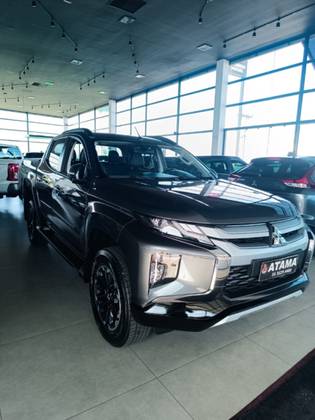 MITSUBISHI L200 TRITON 2.4 16V TURBO DIESEL SPORT HPE CD 4P 4X4 AUTOMÁTICO